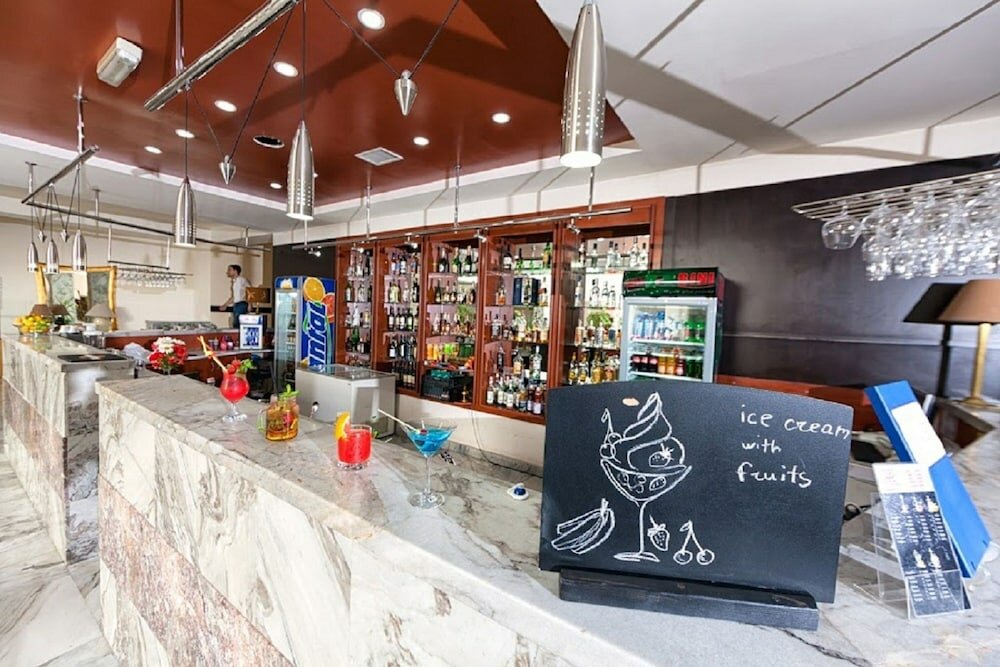 Фото Regineh Hotel