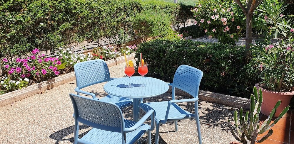 Фото Hotel Damanse