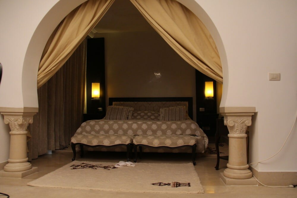 Фото Hotel Borj Dhiafa