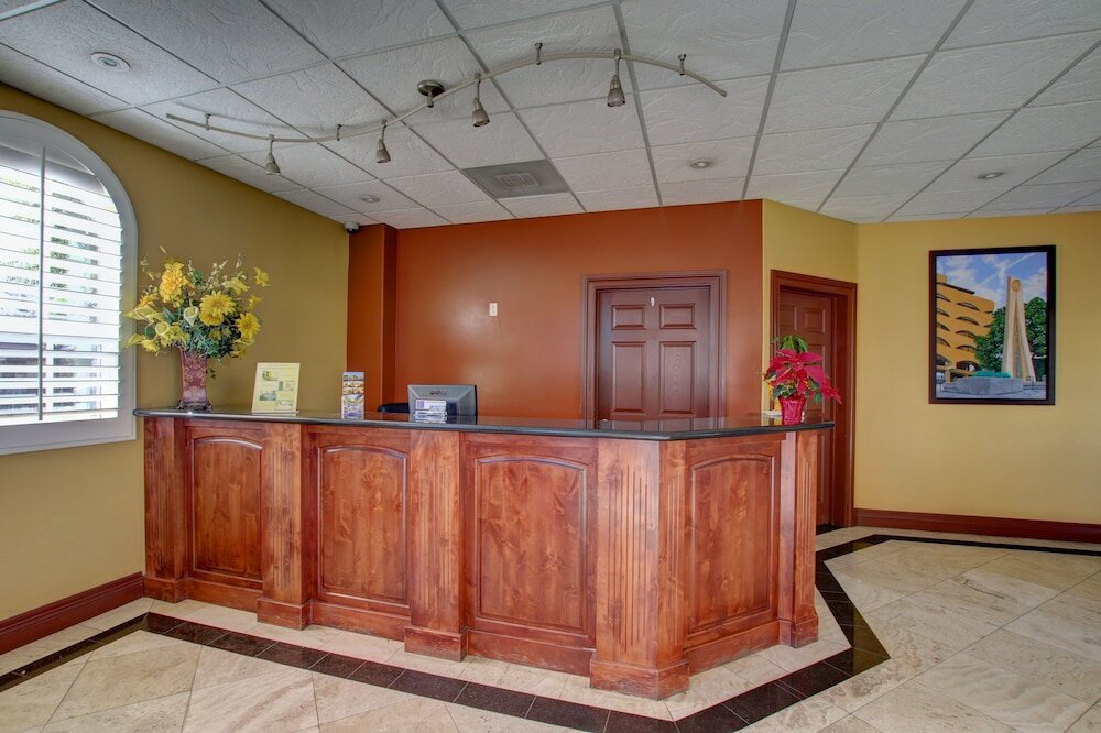 Фото Thunderbird Lodge in Riverside