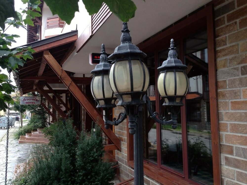 Фото Hotel Friends