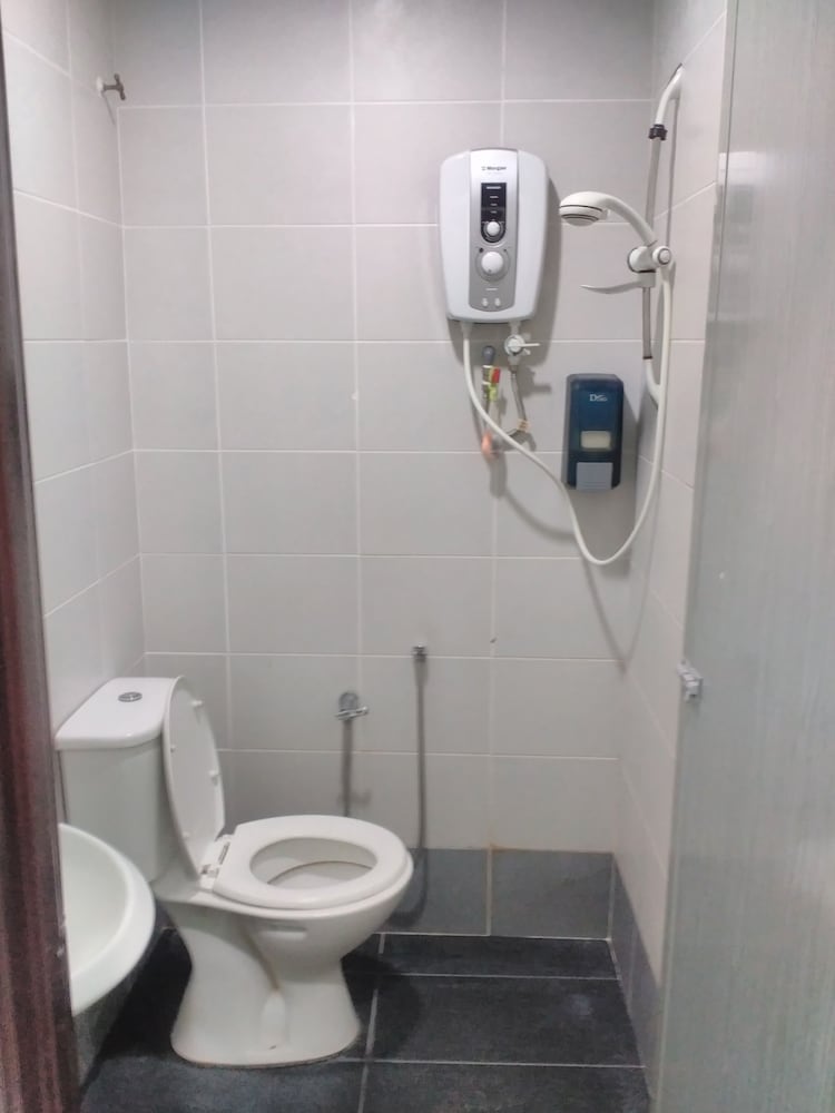 Фото Hotel CheckedInn