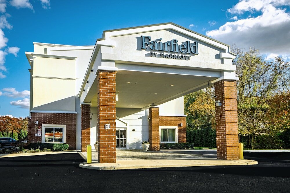 Фото Fairfield Inn by Marriott Medford Long Island