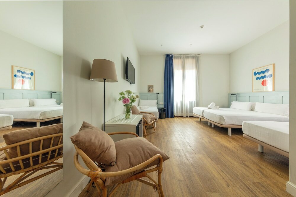 Фото Som Nit Born