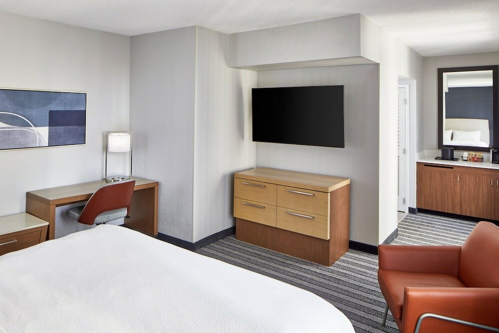 Фото Courtyard by Marriott Nashville Downtown