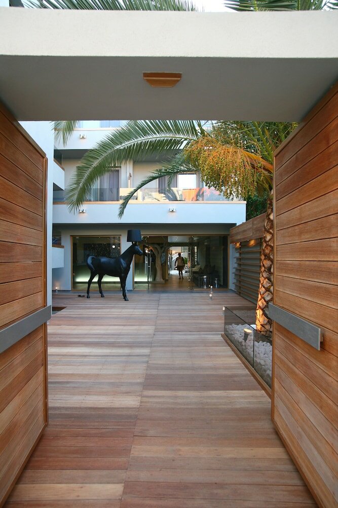 Фото Bourtzi Hotel