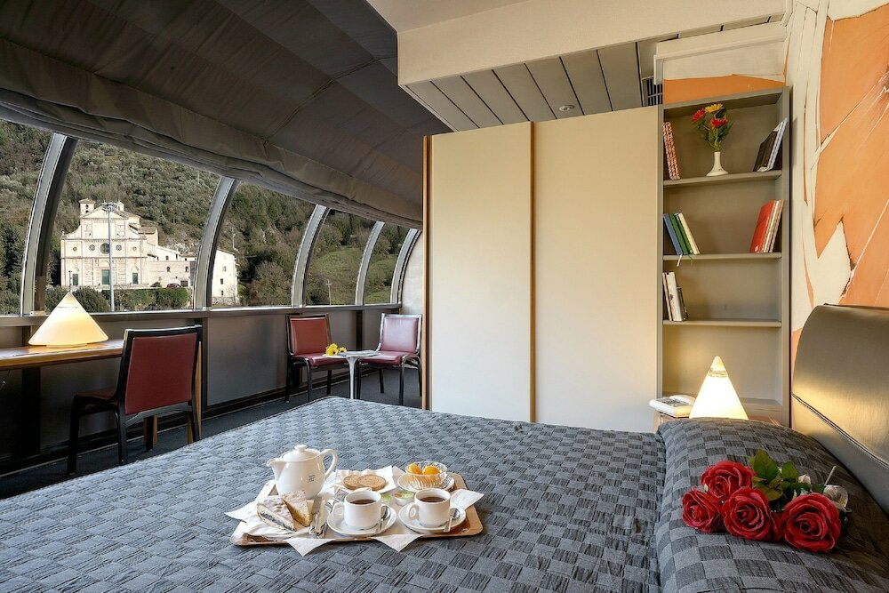 Фото Albornoz Palace Hotel Spoleto