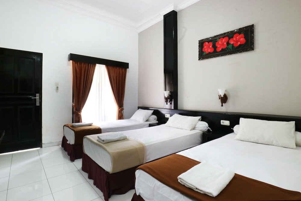 Фото Warapsari Inn