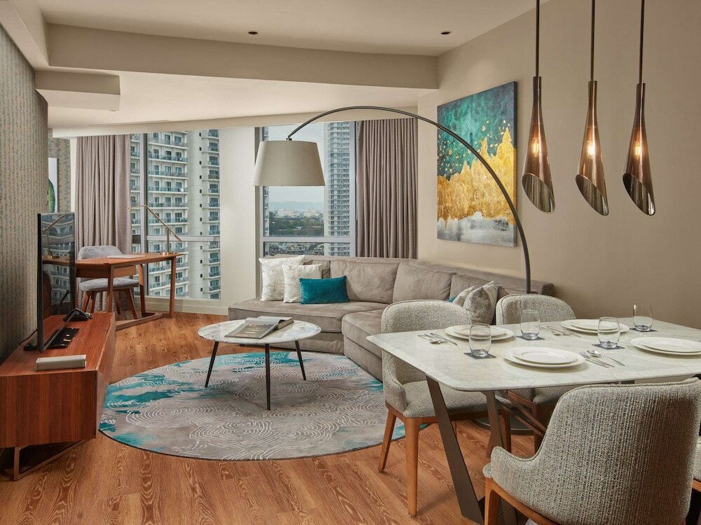 Фото Novotel Suites Manila at Acqua