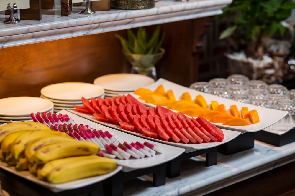 Фото The Q Hotel Hanoi