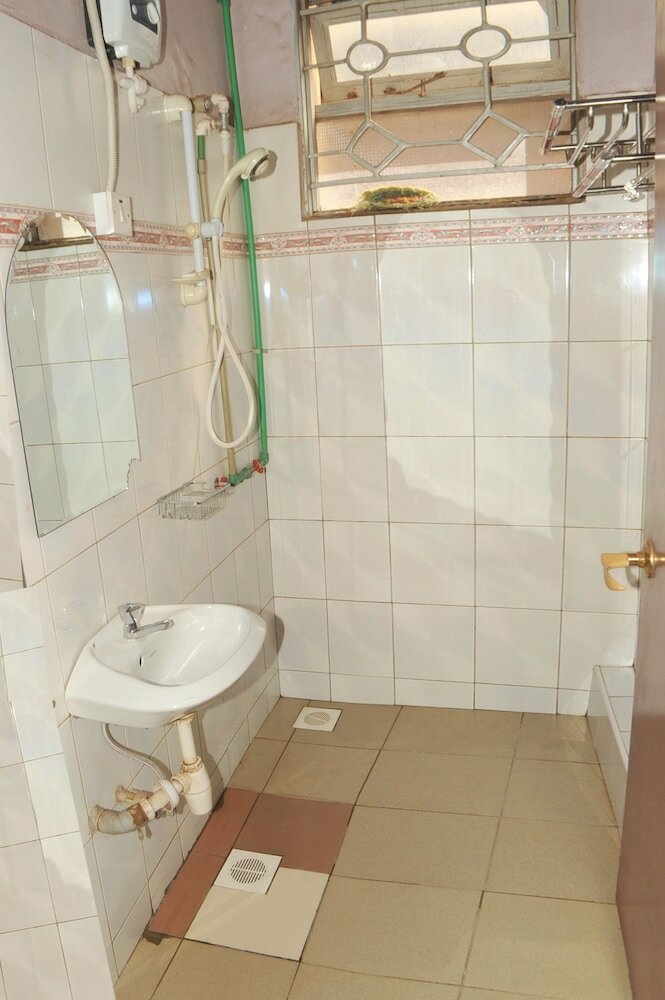 Фото New Scroll Inn Hotel