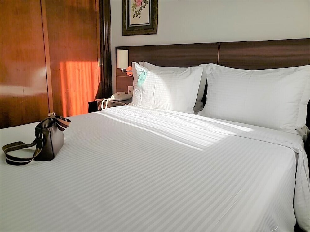 Фото Bristol The Time