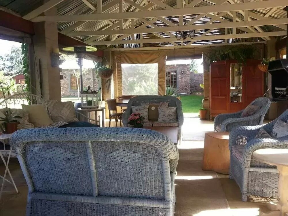 Фото Town and Country Guest House