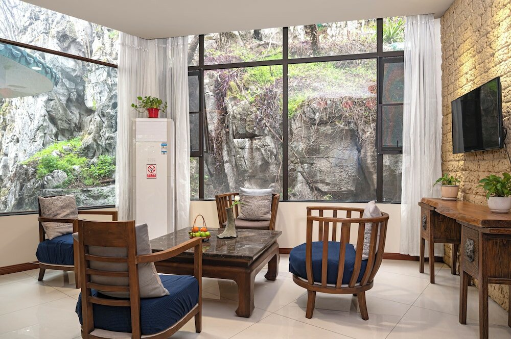 Фото Guilin Crystal Crescent Moon Hotel