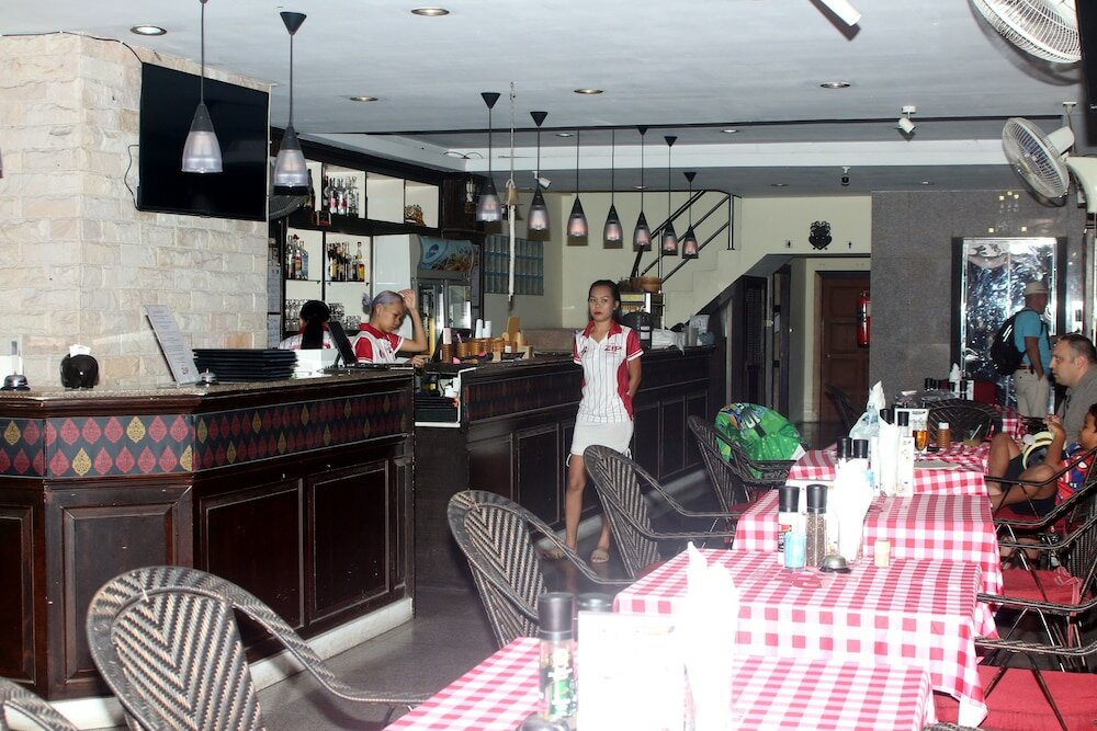 Фото Zip Lounge & Apartments