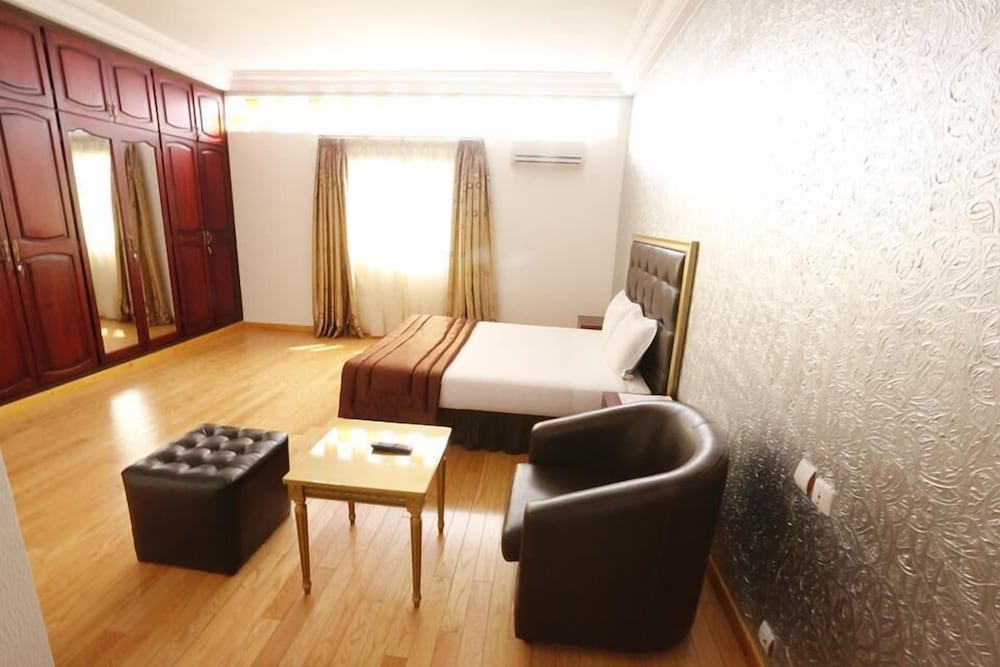 Фото Ngaliema Resort Club