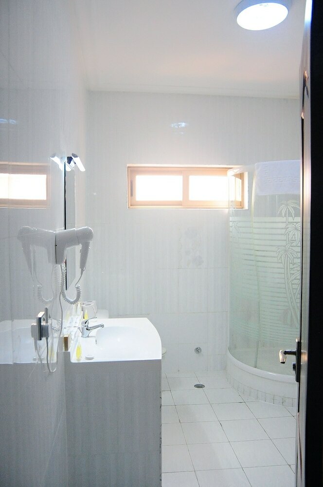 Фото Tomreik Hotel