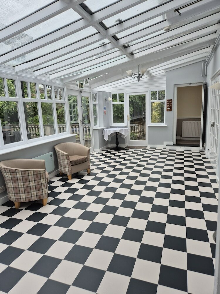 Фото Warren Lodge Hotel