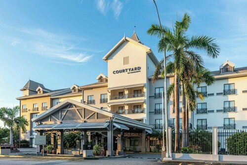 Гостиница Courtyard by Marriott Port Of Spain в Порт-оф-Спейн