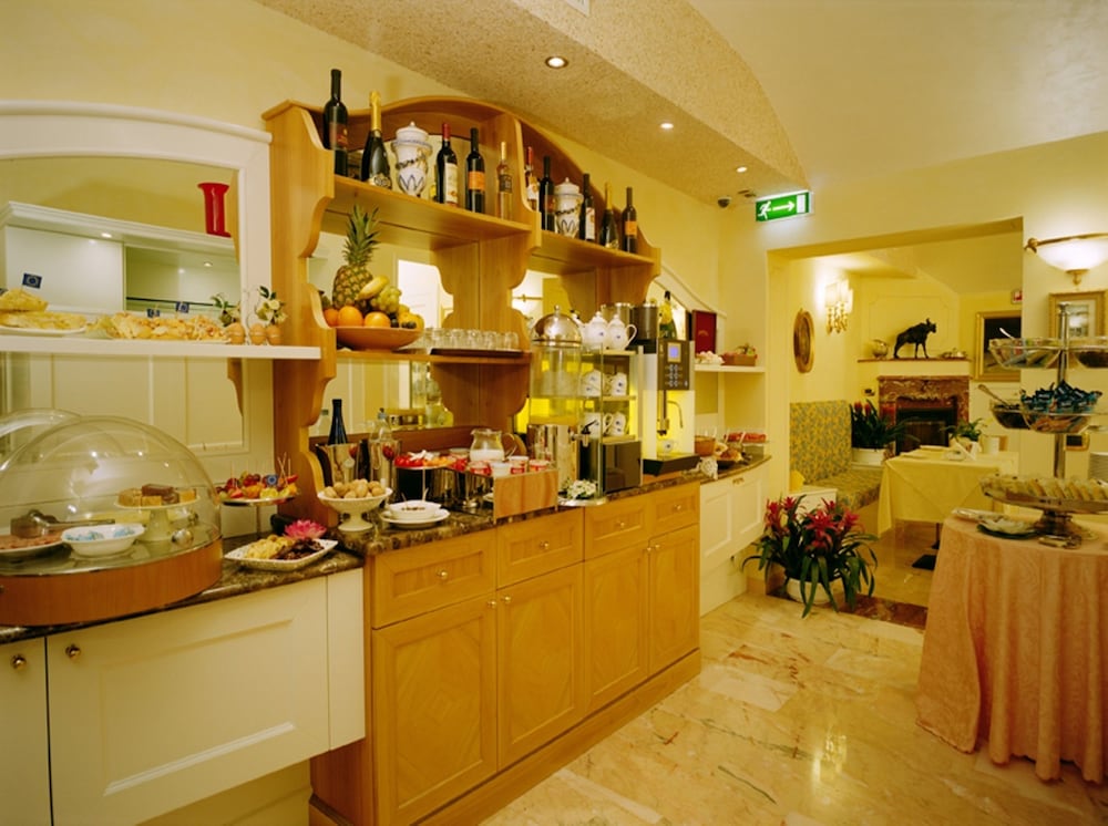 Фото Hotel Dieci