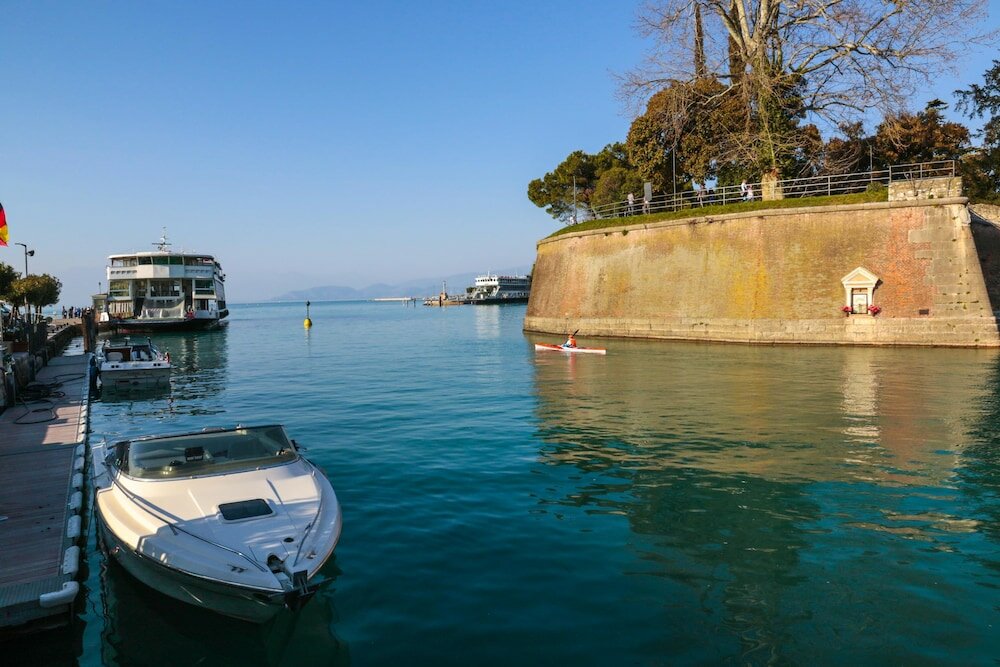 Фото Le Finestre Sul Borgo Rooms