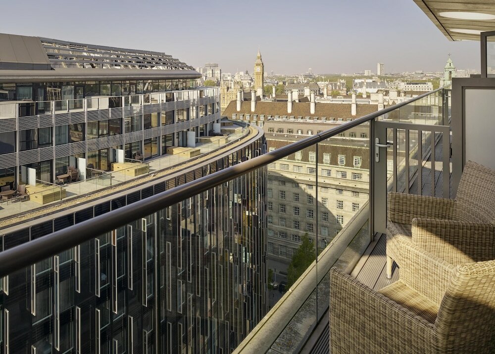 Фото Park Plaza County Hall London