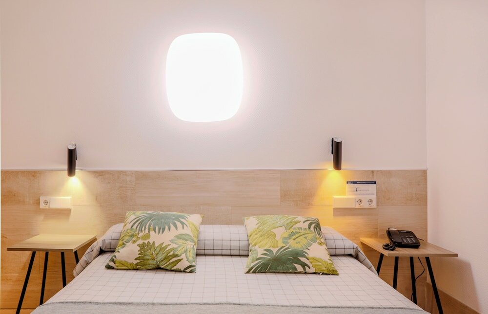 Фото Hostal Castilla II Puerta del Sol