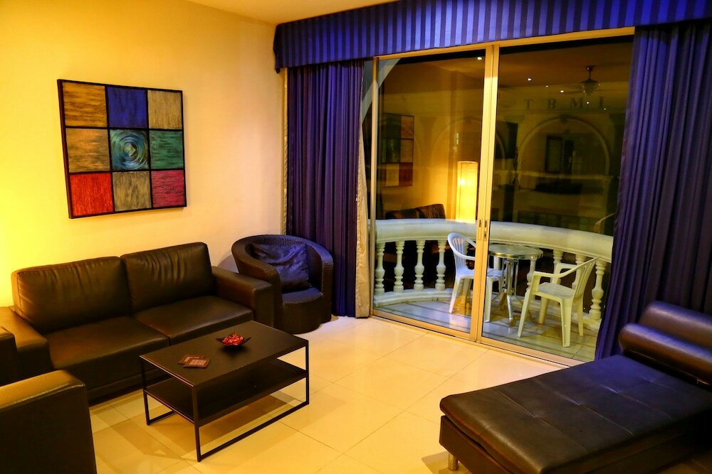 Фото East Suites