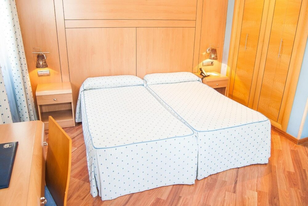 Фото Hotel Reino de Granada