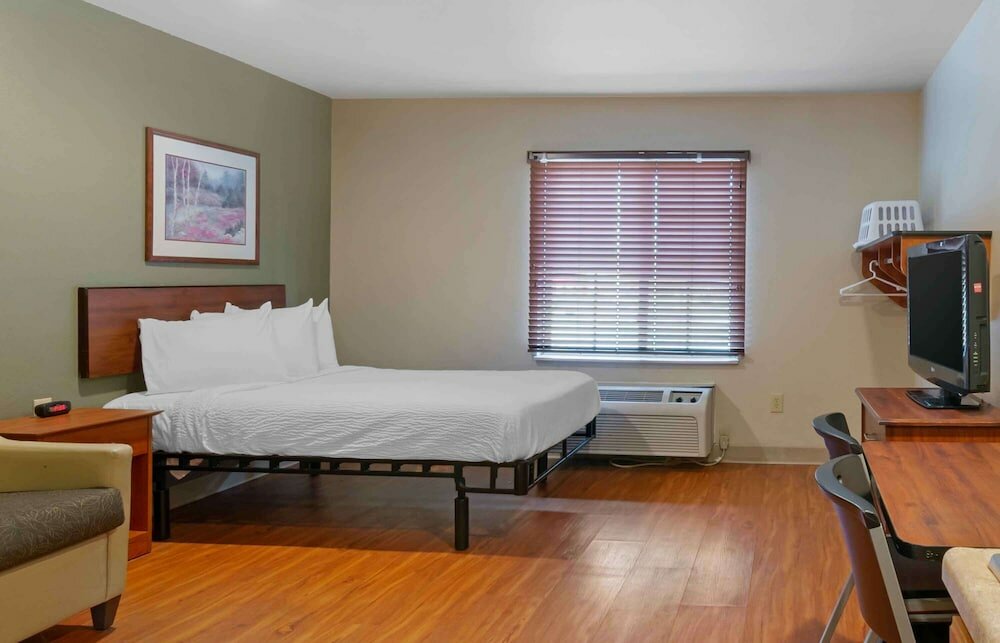Фото WoodSpring Suites Kansas City South