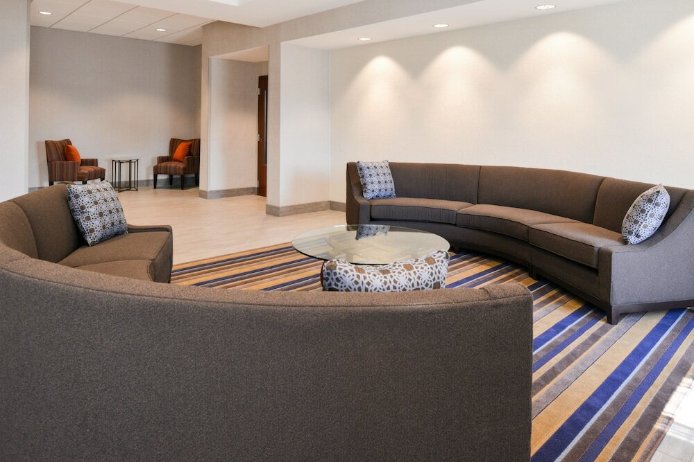 Фото Holiday Inn Poplar Bluff by Ihg