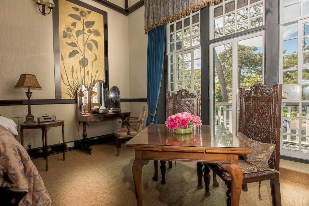 Фото Langtry Manor Hotel