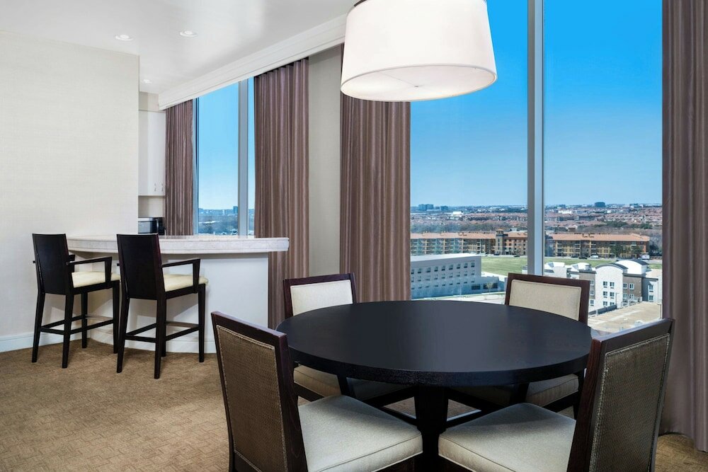 Фото Renaissance Dallas North Hotel