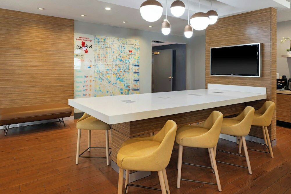 Фото TownePlace Suites by Marriott Ontario Airport