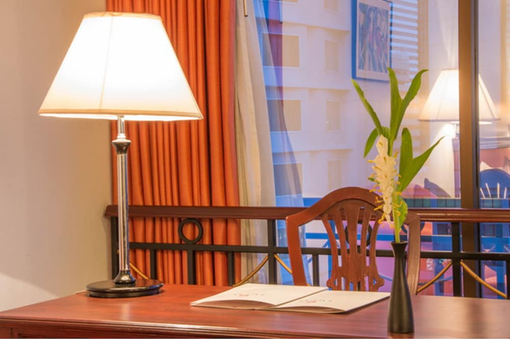 Фото Tai-Pan Hotel