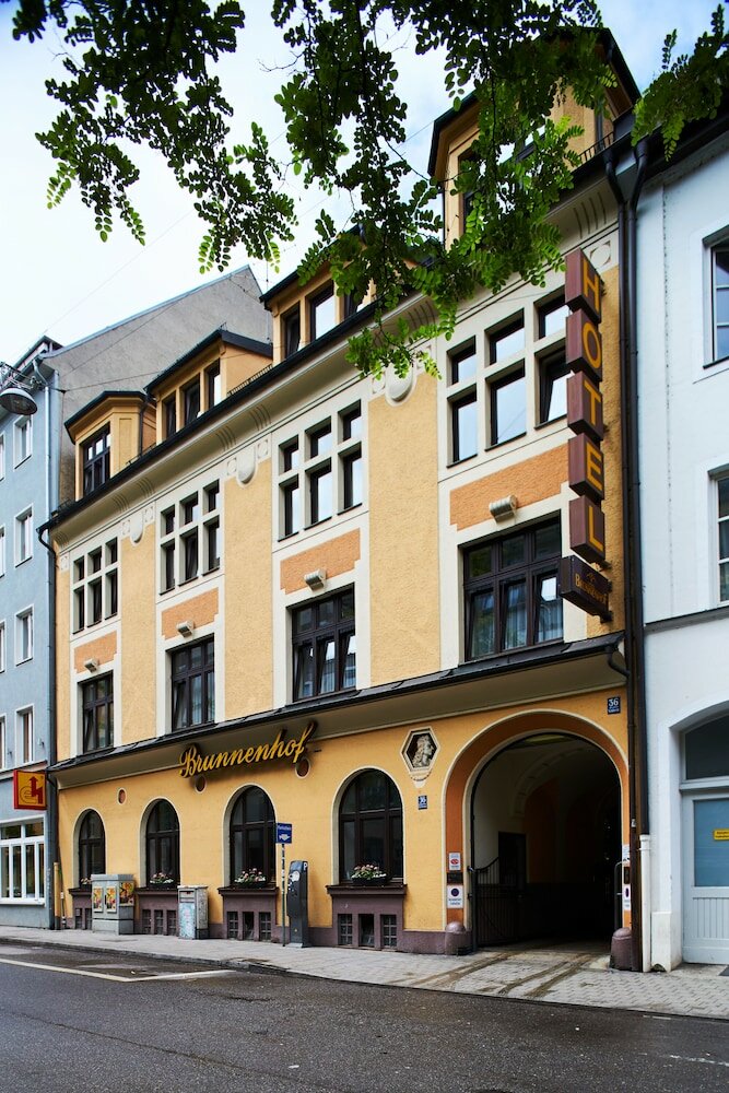 Фото отеля 1