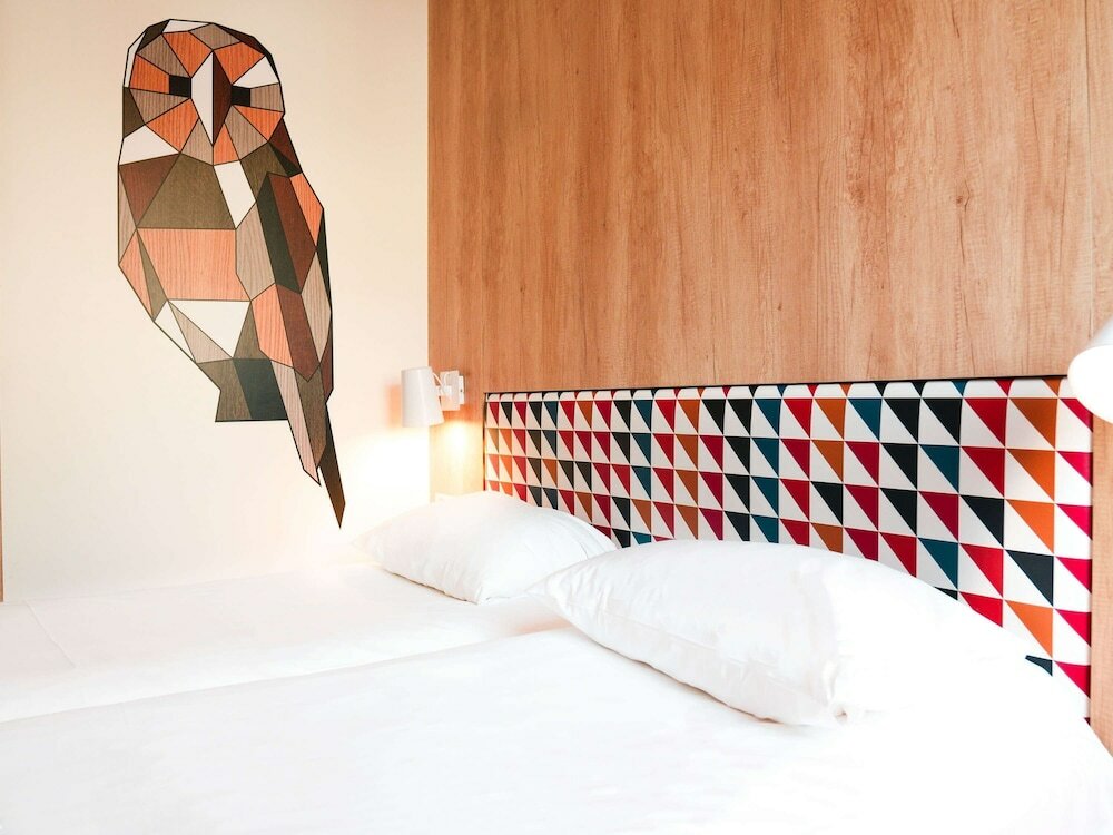 Фото ibis Styles Caen Centre Historique