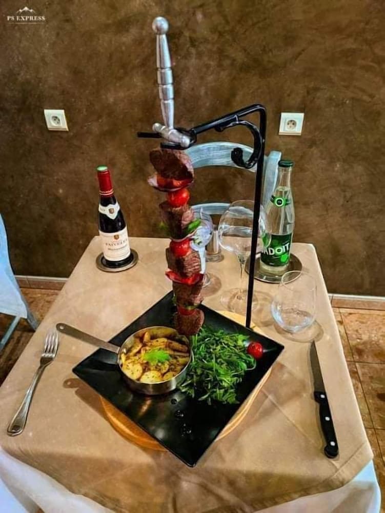 Фото Hôtel Le Roosevelt