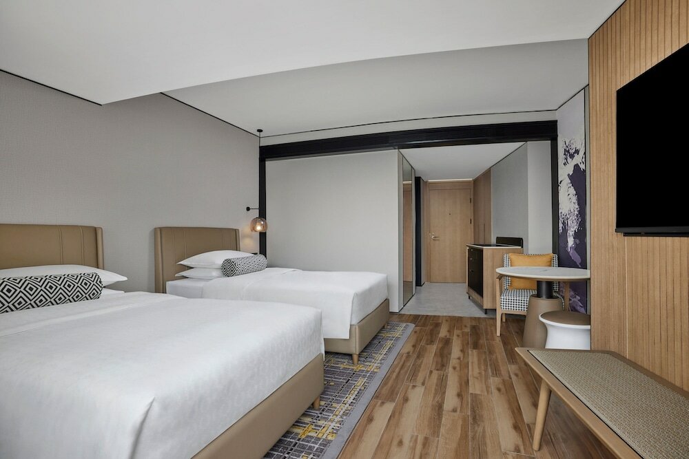 Фото Sheraton Chengdu Lido Hotel