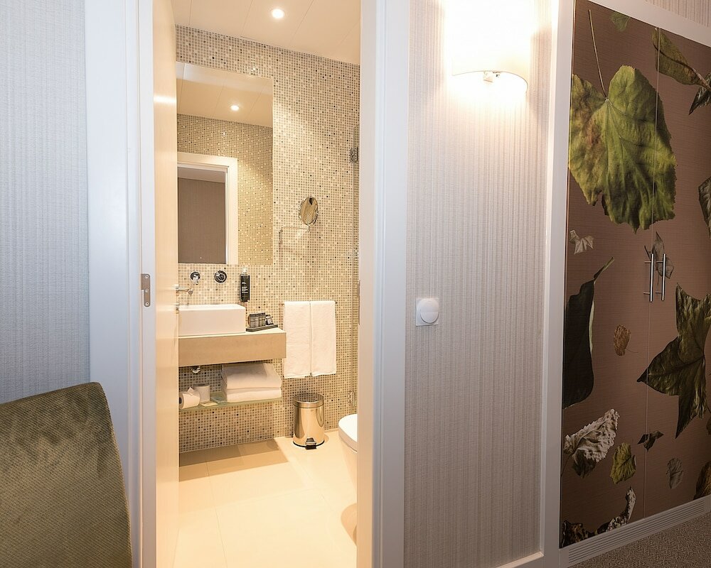 Фото The Leaf Boutique Hotel