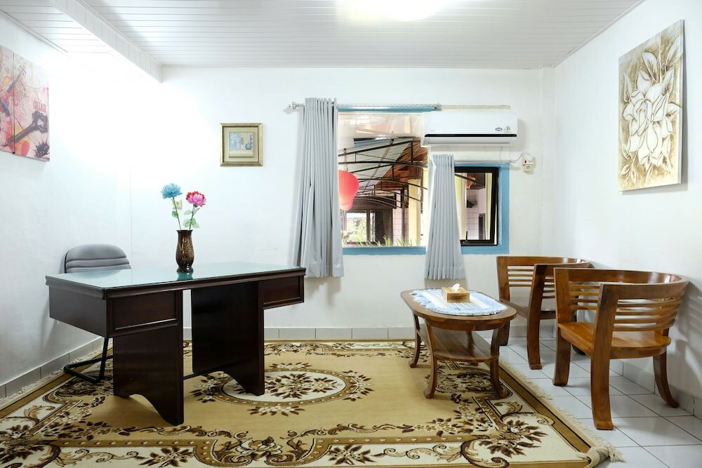 Фото Oyo 358 Hotel Martani