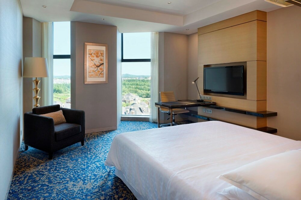 Фото Sheraton Changchun Jingyuetan Hotel