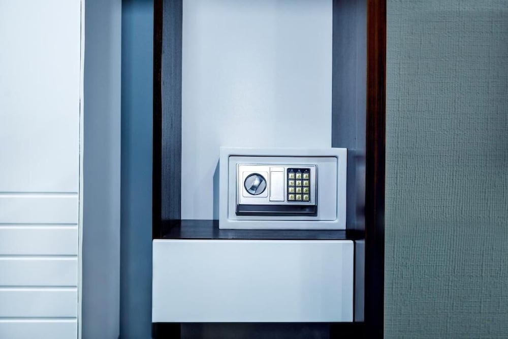 Фото  Parallel Hotel