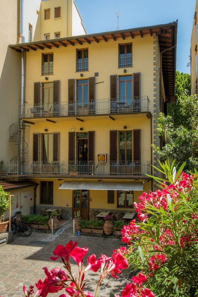 Фото отеля 3