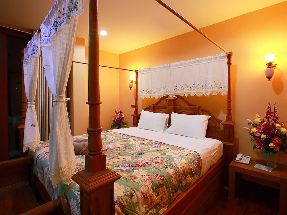 Фото At Chiang Mai Hotel