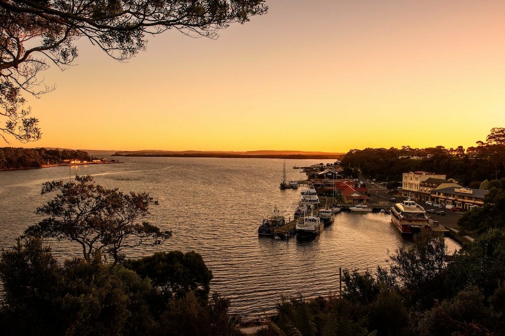 Фото Strahan Village