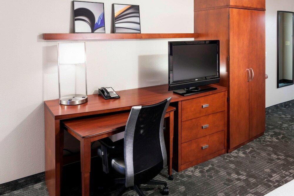 Фото Courtyard by Marriott Phoenix West/Avondale