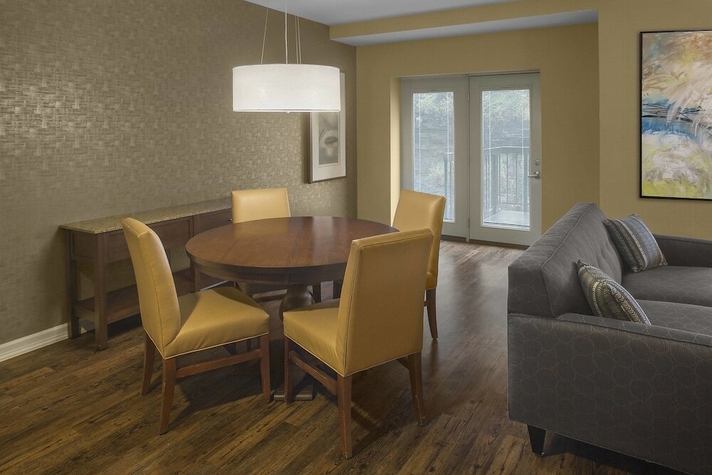 Фото Sheraton Suites Akron Cuyahoga Falls