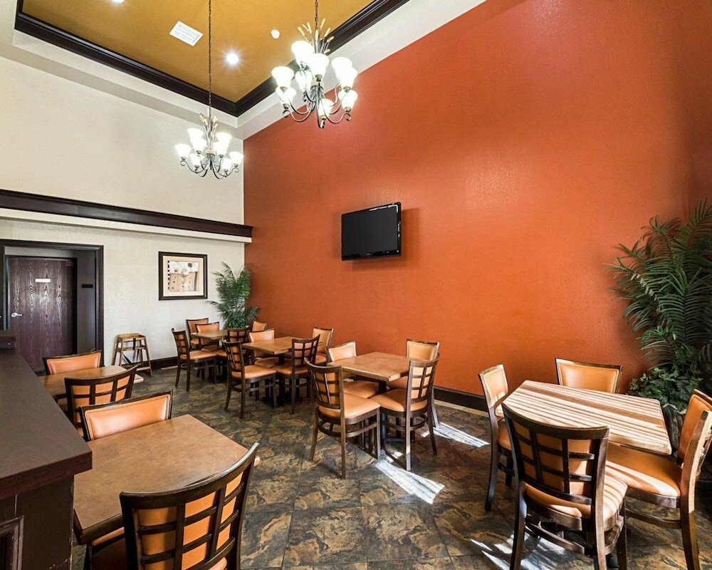 Фото SureStay Plus Hotel by Best Western San Antonio North