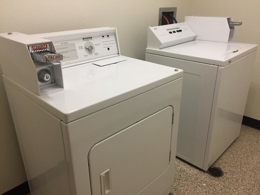 Фото Travelodge by Wyndham Dunsmuir